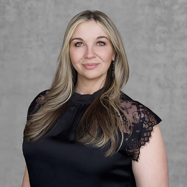 250811 VHS Amber Davis 3 800x800 72ppi